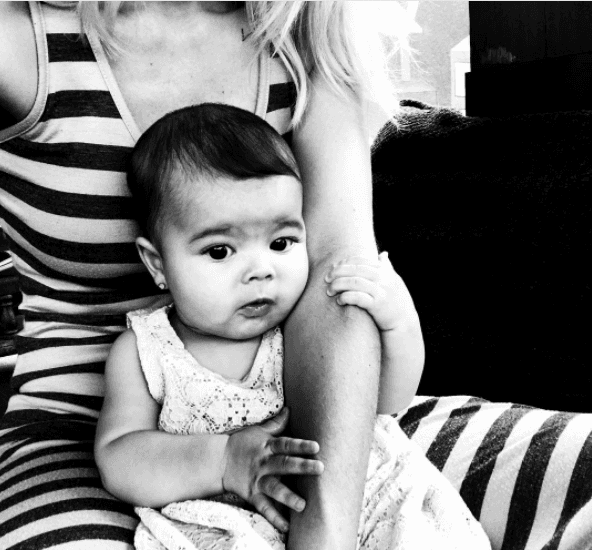 Con menos de un año de edad, Mila ya tiene un gran parecido con su joven padre Sergio Mayer Mori.