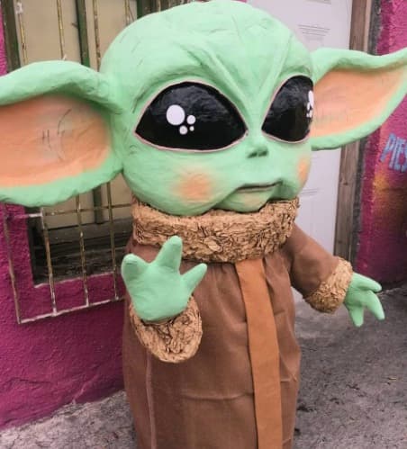 Algunas de ellas están basadas en memes, eventos actuales que se vuelven virales y otras solo son homenajes a los famosos.