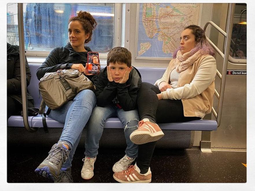 Sobre su separación, ocurrida a principios de este año cuando iniciaron los rumores de que su ahora ex estaba involucrado con Marimar Vega, dijo: "Una no es la que no es suficiente o la que no puede. No.
<b> Yo estoy a toda madre</b> y tenía un trabajo increíble y me sentía bien conmigo y con mis hijos". 
<br>