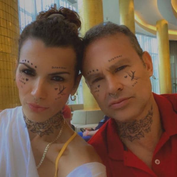 Por su parte, Cristy también celebró su aniversario de bodas, y compartió divertidas fotografías, esperando que ella y Alan continúen por mucho tiempo su historia de amor.