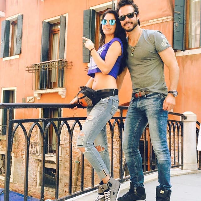 Inclusive, fueron captados en una escapada romántica, en plan de novios, de acuerdo con la revista TVyNotas.