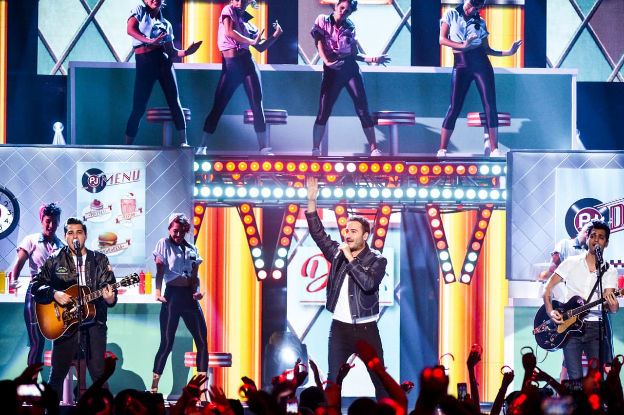 La agrupación mexicana Reik llegó con toda su energía para deslumbrar con un remix de ‘La Bamba’.