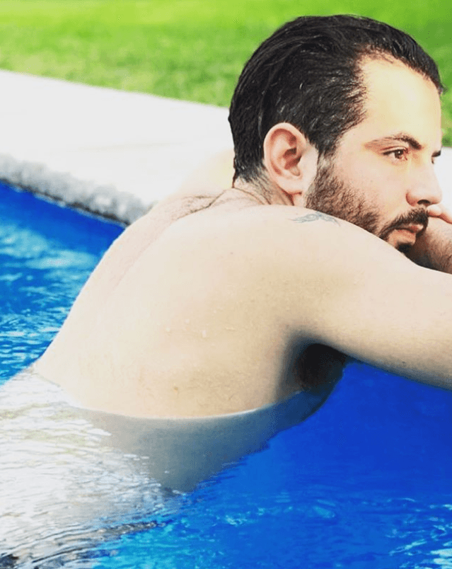 Aislinn aclaró que solo estaban los tres: “Solo nosotros tres, pero fue un poco extraño porque ese país es como que ocultan todo las mujeres y se tapan todo afuera, pero dentro de los hammams, que son donde hacen sus rituales y sus baños, es como de, ‘todos quítense la ropa’. Entonces entramos a estos rituales y fue así como de ¡ay!”.
<br>