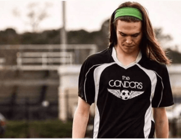 Ian Frazier Lewis, fue encontrado sin vida, el 22 de abril en Emerald Isle Beach Strand, dijo la policía.