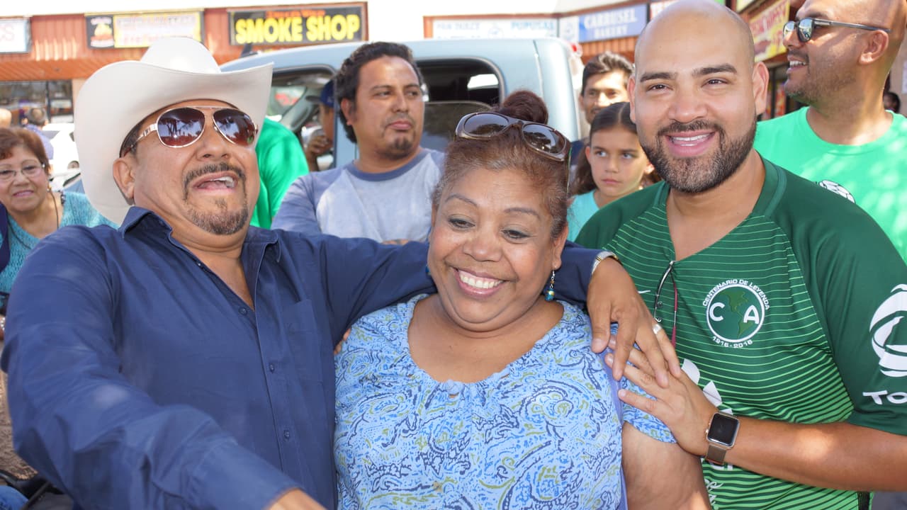 La Hondureña confía en que su selección le gane a México y en un próximo partido, y no tiene problema con seguir pagando apuestas hasta lograr que El Feo y El Pelón sean los que paguen el siguiente reto.