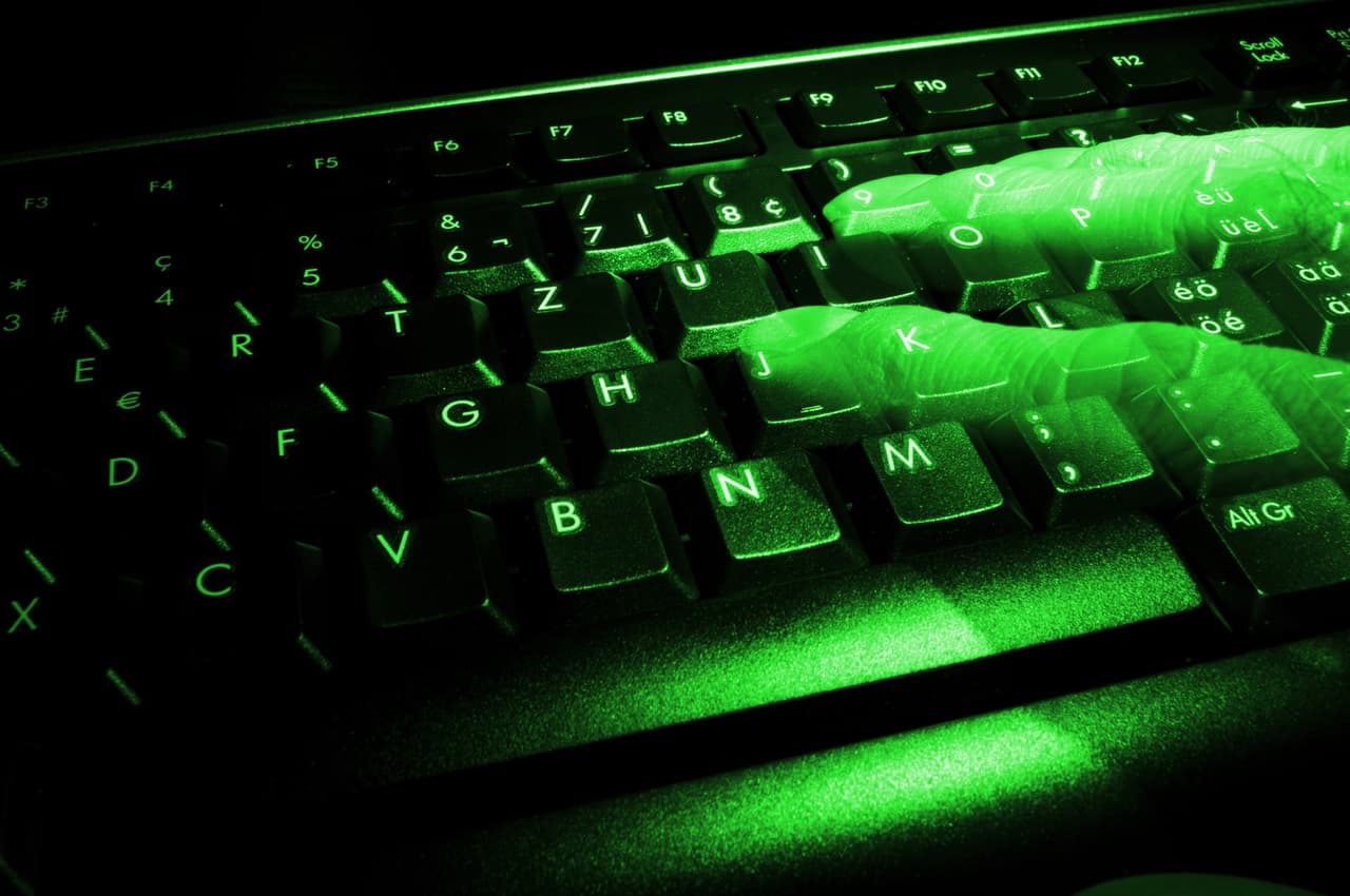 Autoridades de la FTC recomiendan a todo el público no abrir mensajes electrónicos que pudieran resultar fraudulentos, en los que se le ofrezca un empleo muy bueno como para que ser verdadero, ni tampoco aquellos que le adviertan sobre un supuesto despido laboral por parte de su empleador.