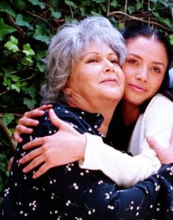 La actriz fue apoyada por algunos de sus amigos productores, según información de El Universal, y participó en melodramas como 'Sentimientos ajenos' y 'Angela'. Su última actuación la hizo en 2001, en la telenovela 'Navidad sin fin', y falleció el 24 de octubre de 2013 a los 79 años, a consecuencia de complicaciones en los pulmones tras someterse a una operación.