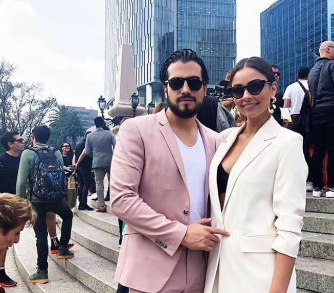 Meses antes de su boda y en entrevista para 
<a href="https://peopleenespanol.com/celebridades/claudia-martin-habla-boda-novio/" target="_blank">People en Español</a>, Claudia comentó: “Andrés es, sin duda, un gran ser humano. Él es una persona maravillosa que todos los días me enseña algo nuevo [...]".