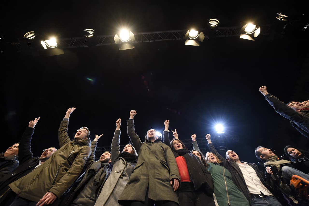 Los líderes de Podemos celebrando en una plaza céntrica de Madrid