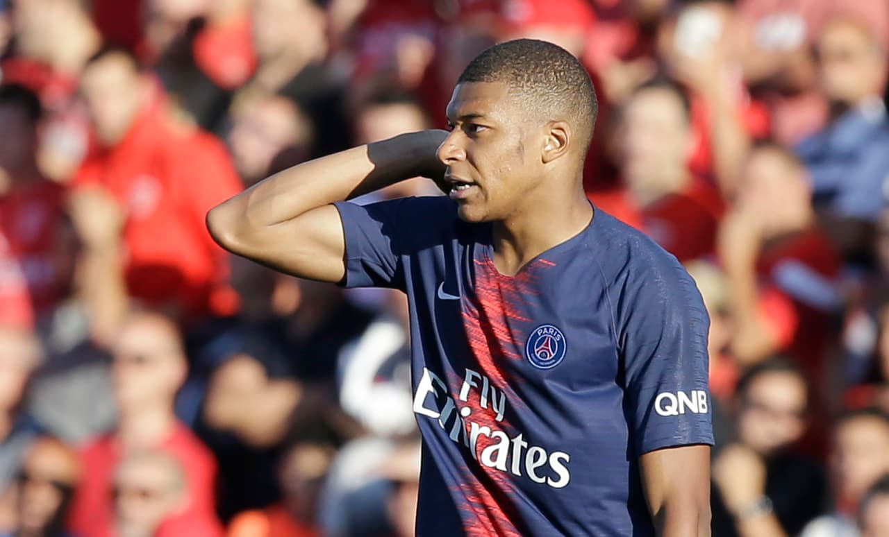 Delantero: Kylian Mbappé (Paris Saint-Germain) - 175.6 millones de dólares.