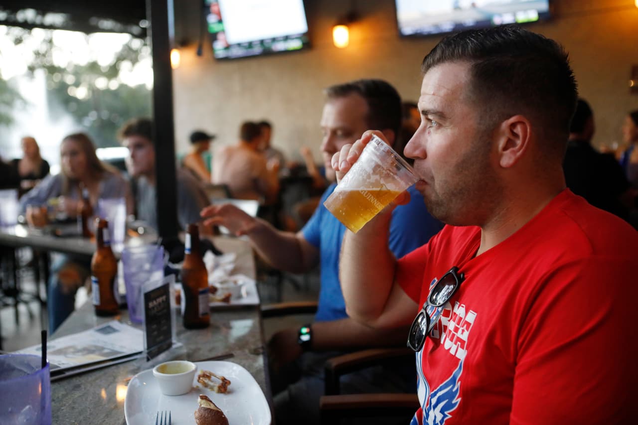 Pero mientras Florida funciona con una apertura casi total, las autoridades informaron que en Miami-Dade y Broward los negocios todavía solo pueden operar al 50% de su capacidad.