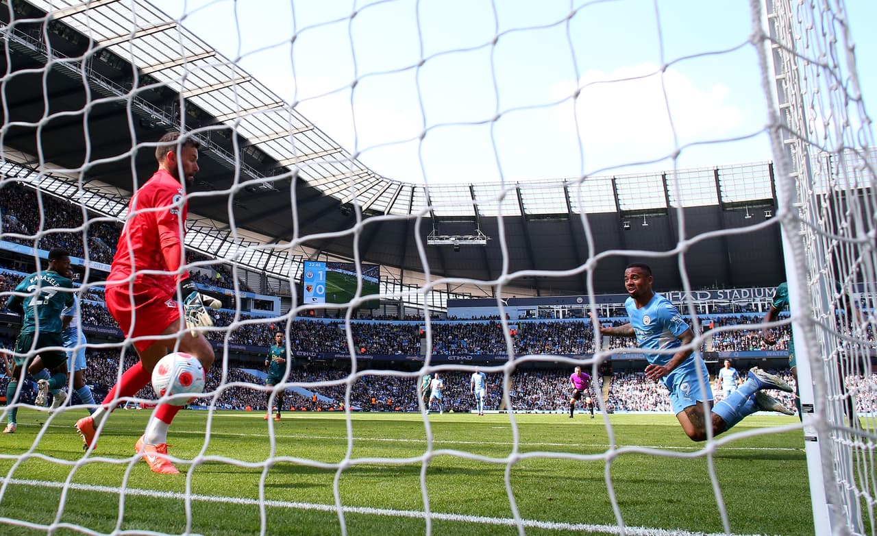 El City golea al Watford con póker de Gabriel Jesus; Newcastle vence a Norwich
