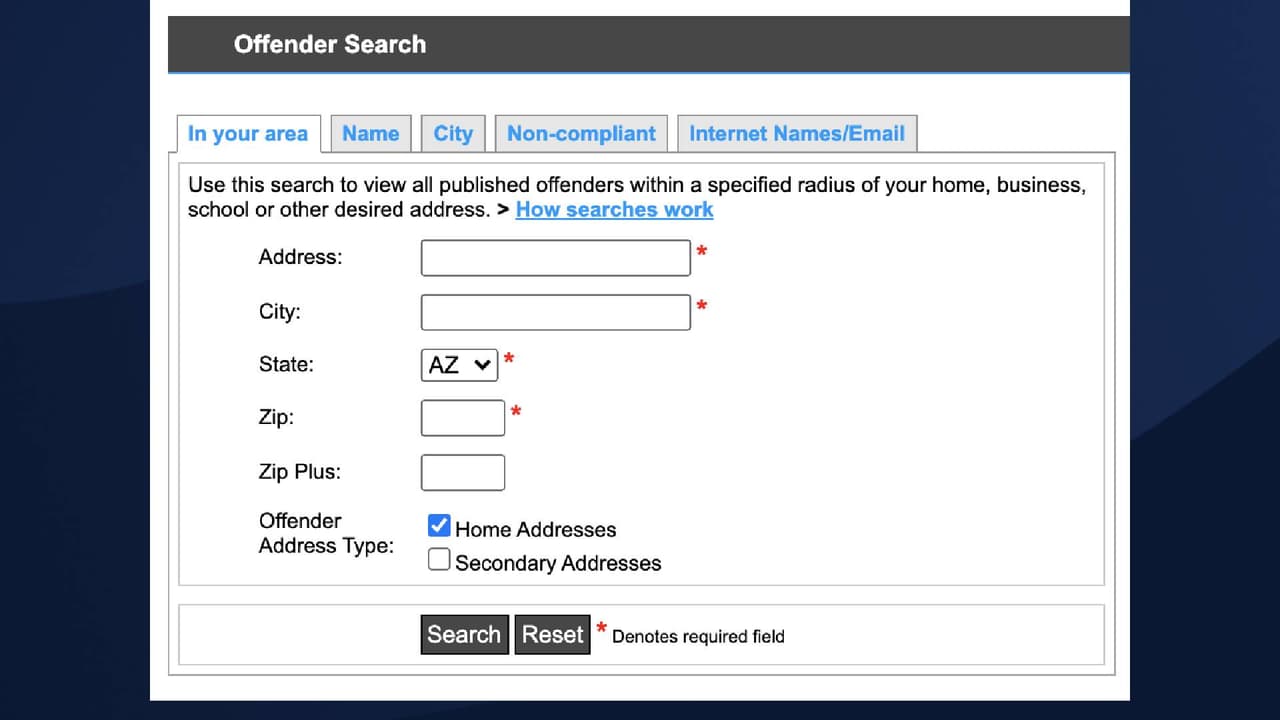 Al ingresar a 
<a href="http://www.icrimewatch.net/index.php?AgencyID=55662" target="_blank"><b>este sitio</b></a>, usted pone su dirección, ciudad, estado y código postal. 
<br>