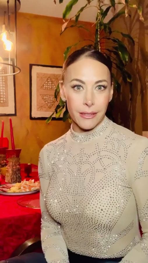 "Yo
<b><a href="https://www.univision.com/famosos/vanessa-guzman-ora-por-quienes-sufren-brotes-de-envidia-fotos" target="_blank">sentía una persecución y una paranoia</a></b>, entonces cambié y la gente se lo tomó como 'ya se le subió'", contó en el programa
<b><a href="https://m.youtube.com/watch?v=kVah_WXlV-c" target="_blank">Cuéntamelo ya!'</a>.</b>
<br>