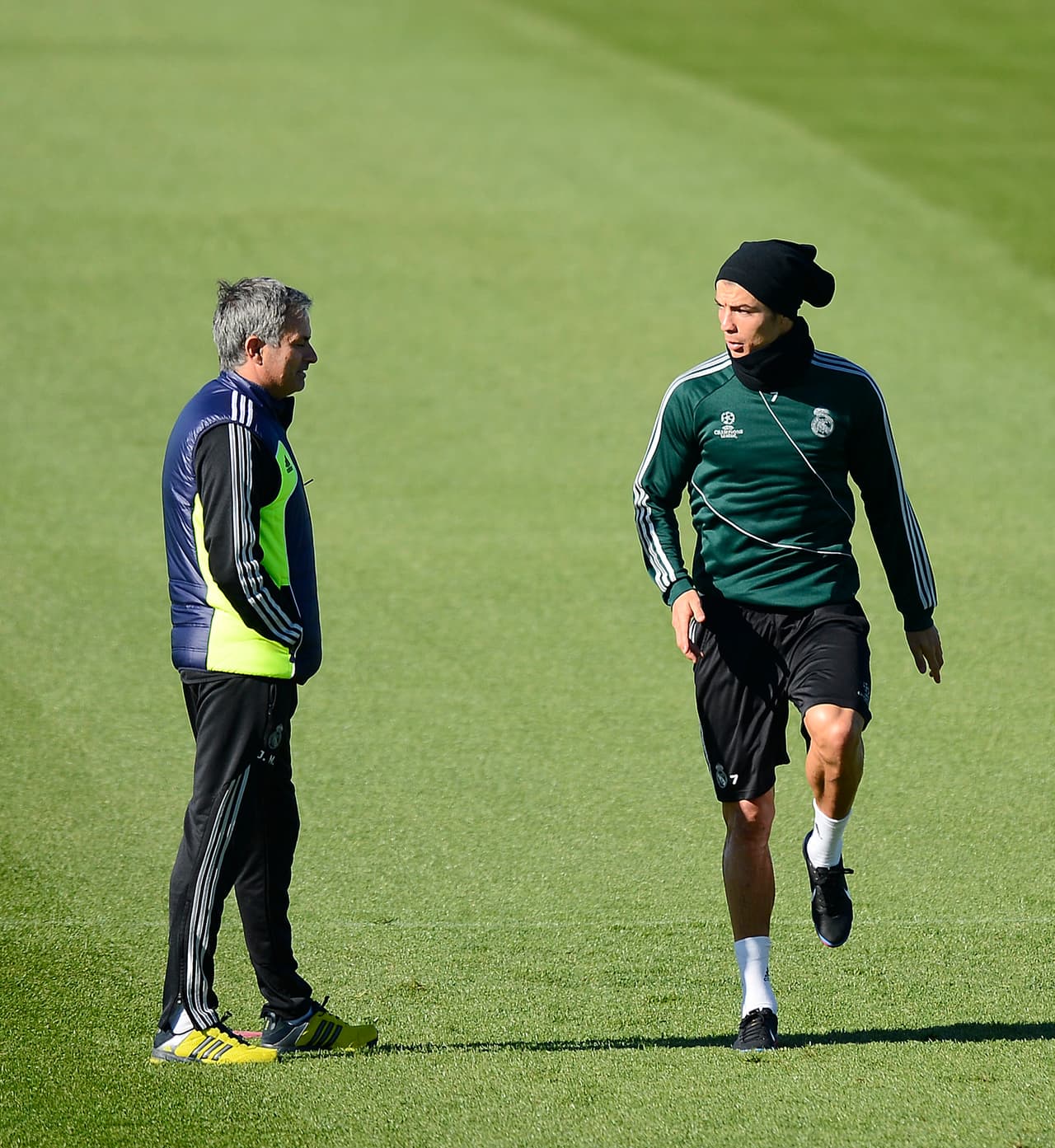 Durante su anterior estancia en el Chelsea, Mourinho se vio envuelto en una guerra de palabras con Ronaldo después de reclamar que Manchester United se veía beneficiado por los árbitros.