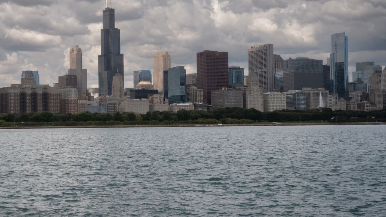  Una mujer, un niño y una bebé fueron halladas sin vida en el lago Míchigan en South Side