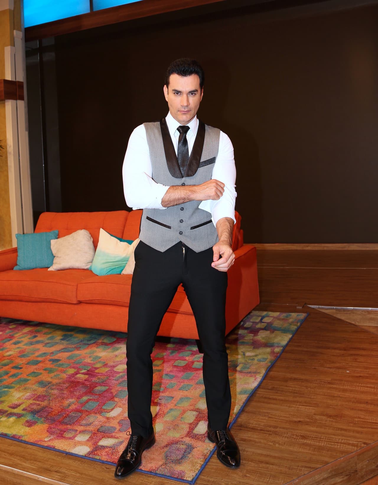 Hace algunos días estuvo en Miami para promocionar el melodrama y también para cantar el tema en algunos shows de Univision.