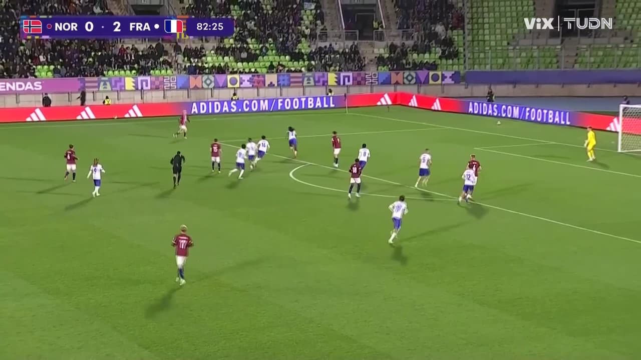 ¡Noruega se niega a morir! Sólido remate de Holten para el 1-2