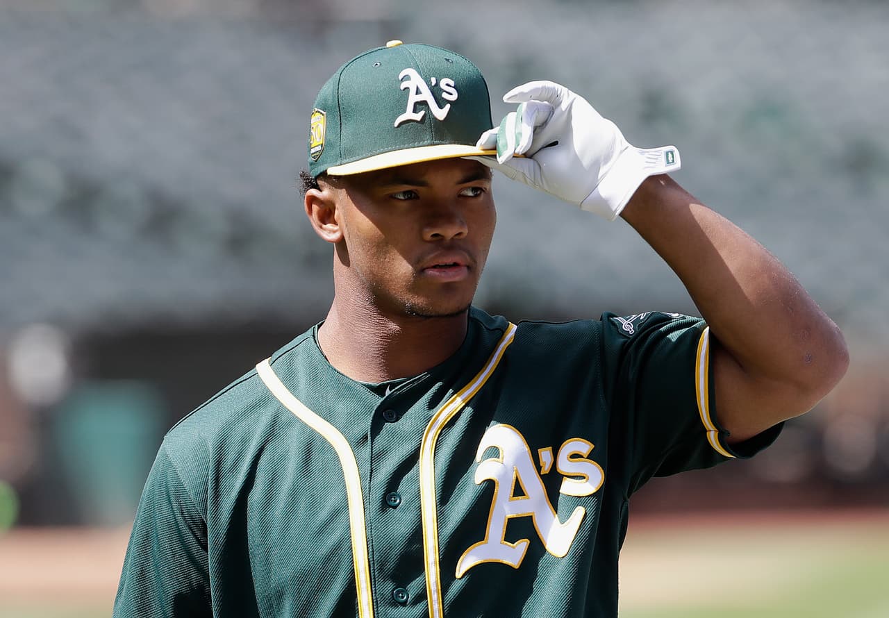 Murray fue reclutado por los Oakland Athletics en la novena selección global en el Draft de 2018, y pese a elegir la NFL, el club de Grandes Ligas aún tiene 72 horas para hacerle cambiar de opinión.