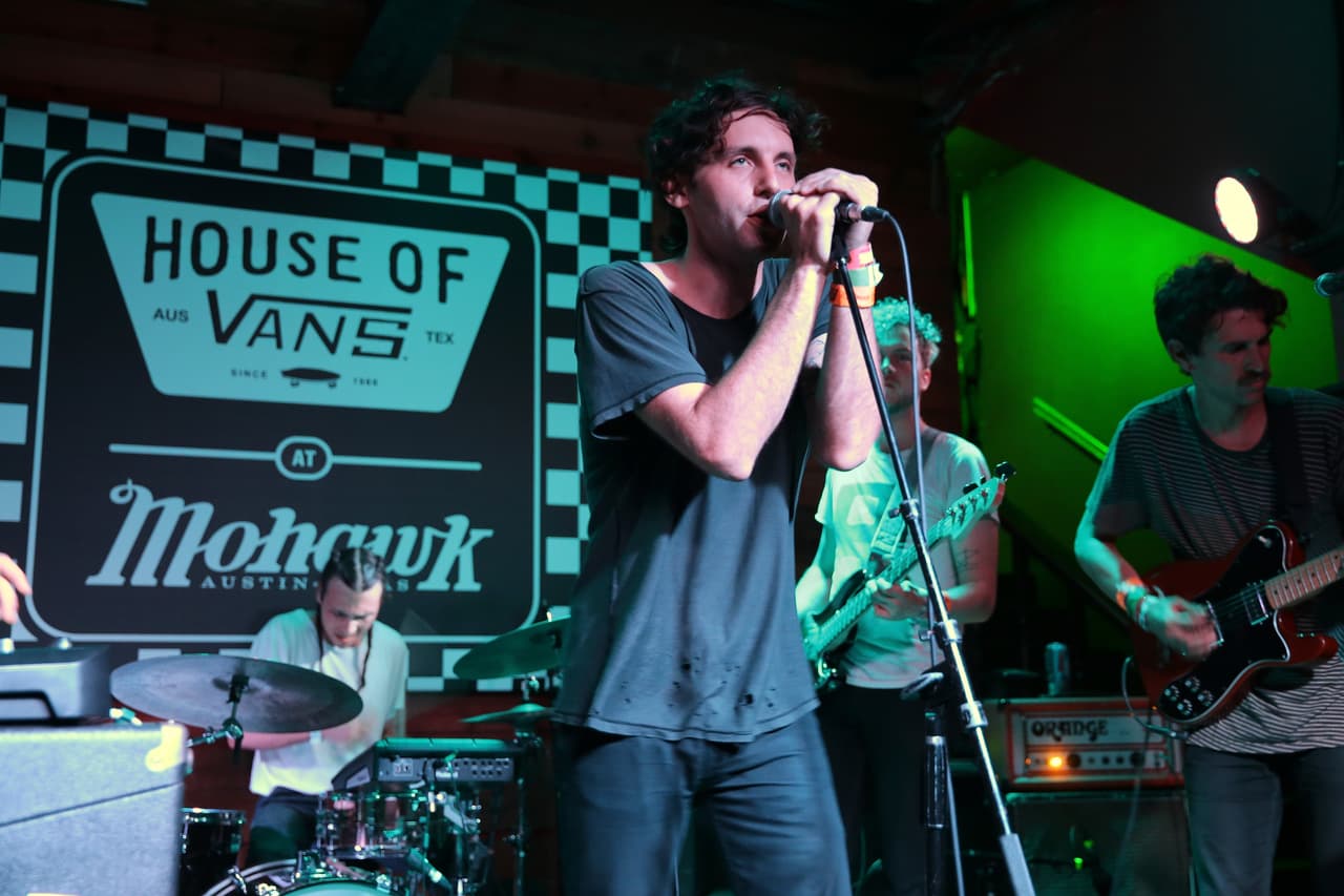 James Supercave se presenta en House of Vans en Mohawk.