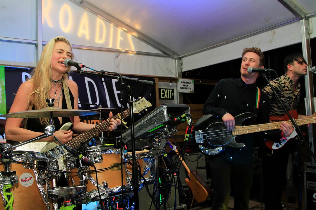 La banda Givers se presentó también en el Clive Bar.