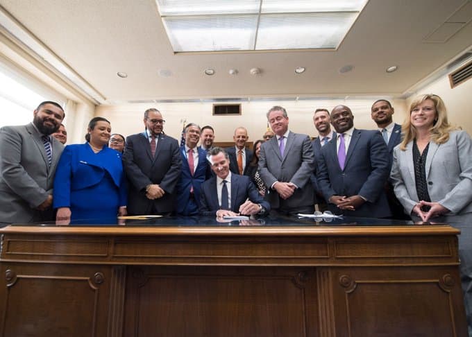 Según la Oficina de Prensa del Gobernador, el estado comenzará a enviar los primeros cheques de la segunda ronda de pagos del Estímulo Dorado el 1 de septiembre de 2021.