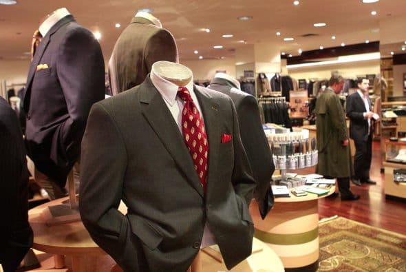 7 " Si compraste ropa de hombre el mes pasado entonces pagaste un 5.1% más que en el mismo mes de 2010.