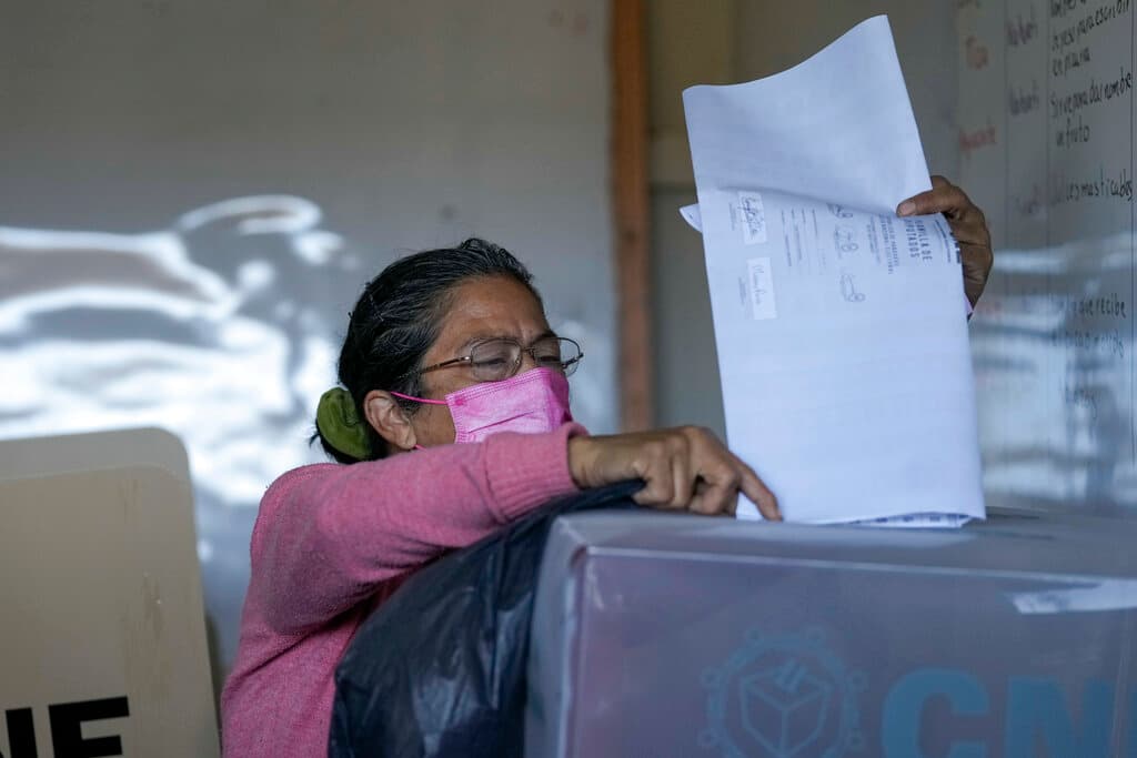 Xiomara Castro mantiene su amplia ventaja en las presidenciales de Honduras con más del 50% de los votos escrutados