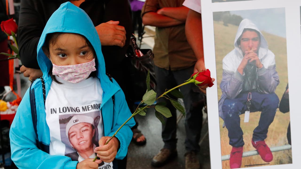 Protestas piden cargos contra policías involucrados en muerte de Bernardo Palacios-Carbajal