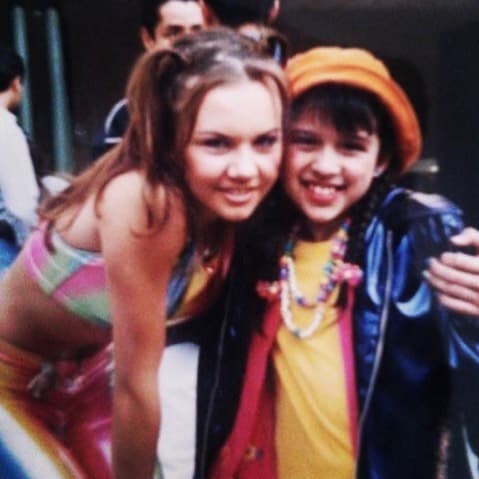 No obstante, cuando su carrera estaba en la cima, Avilez se alejó de los escenarios. "Me tomé un año sabático; como estábamos en promoción, yo no iba a seguir estudiando. Obviamente, a mis papás casi les da el infarto, pero decidimos en conjunto regresar a Mexicali, estudiar la prepa, la universidad", declaró en 2016 para la revista 
<b><a href="http://www.tvynovelas.com/mx/en-exclusiva/16/12/7/ivonne-avilez-poquito-de-pollo-que-fue-de-la-nina/" target="_blank">TVyNovelas</a></b>.