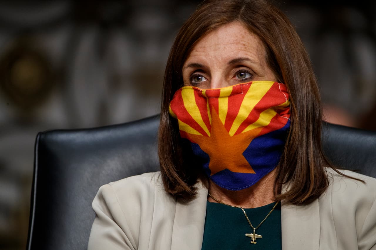 Senadora de Arizona culpa a China por el coronavirus y cuestiona el uso de máscaras fabricadas en ese país