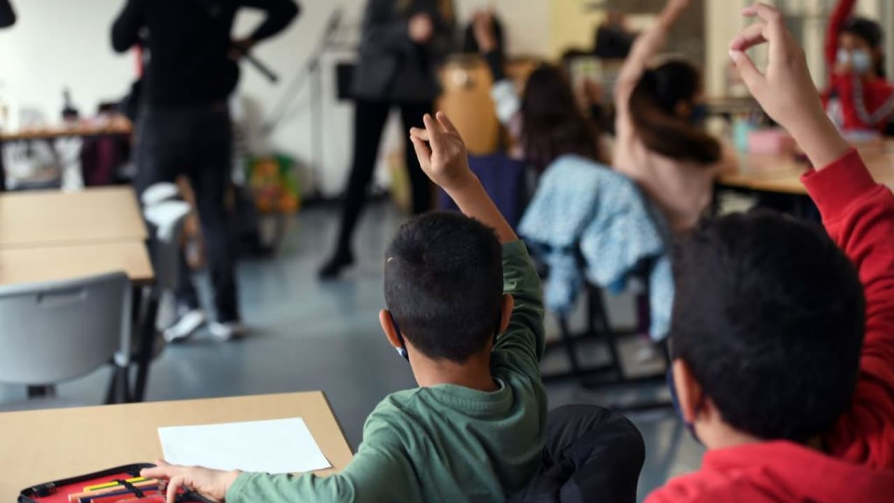 Coronavirus: confirman que más de 800 alumnos de las escuelas de Miami-Dade se encuentran en cuarentena