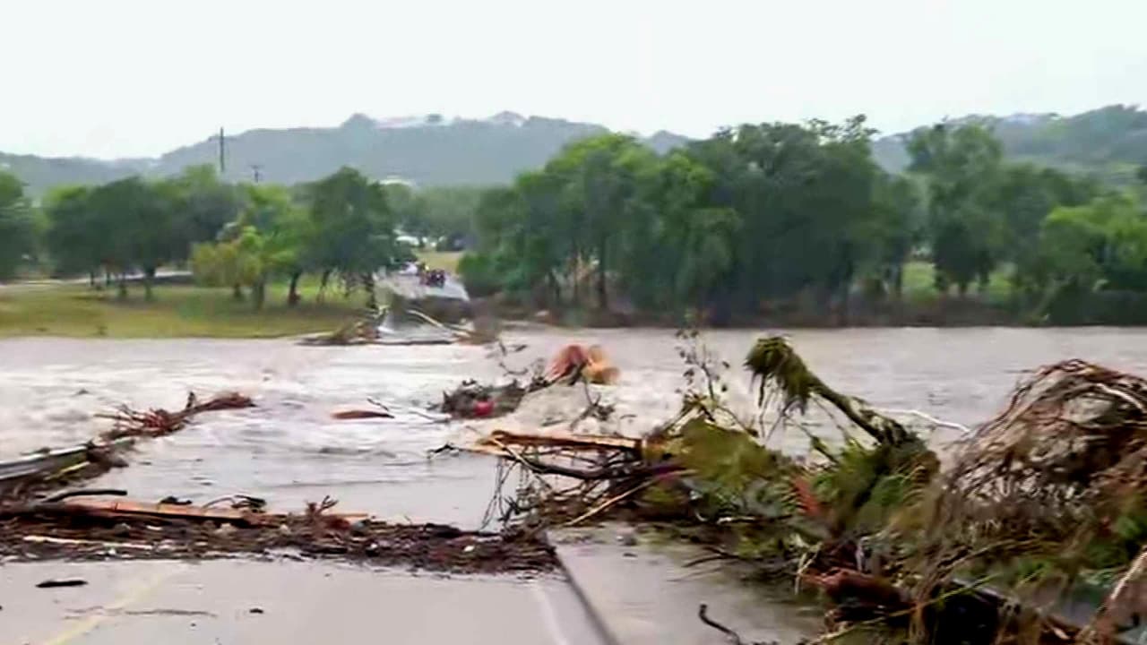 Emergencia en Kerrville por inundaciones repentinas tras el desborde del río Guadalupe