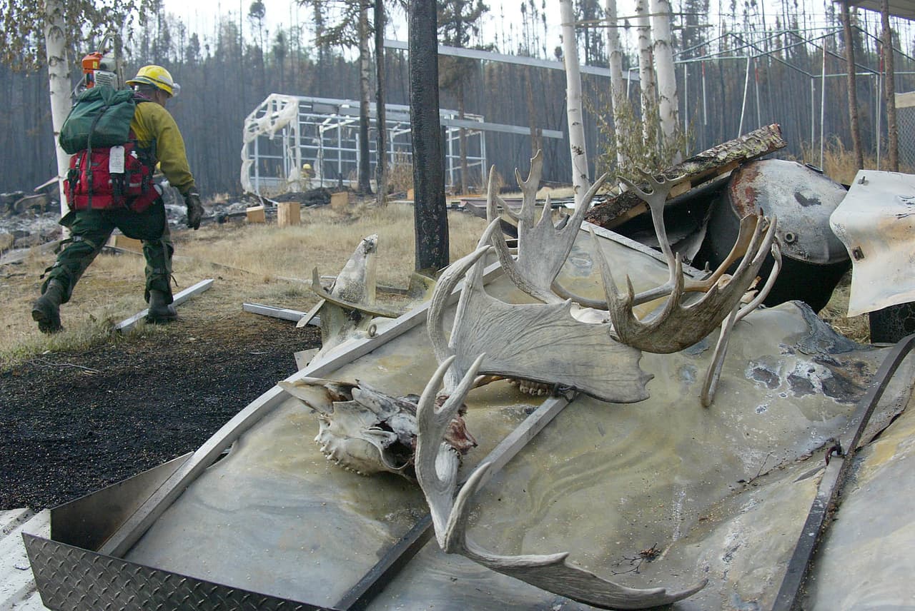 <b>Puesto 11: Boundary Fire, Alaska (2004).</b> Afectó 538,261 acres muy cerca de Fairbanks, la tercera ciudad más poblada del estado. Más de 860 bomberos combatieron el incendio. 
<br>
