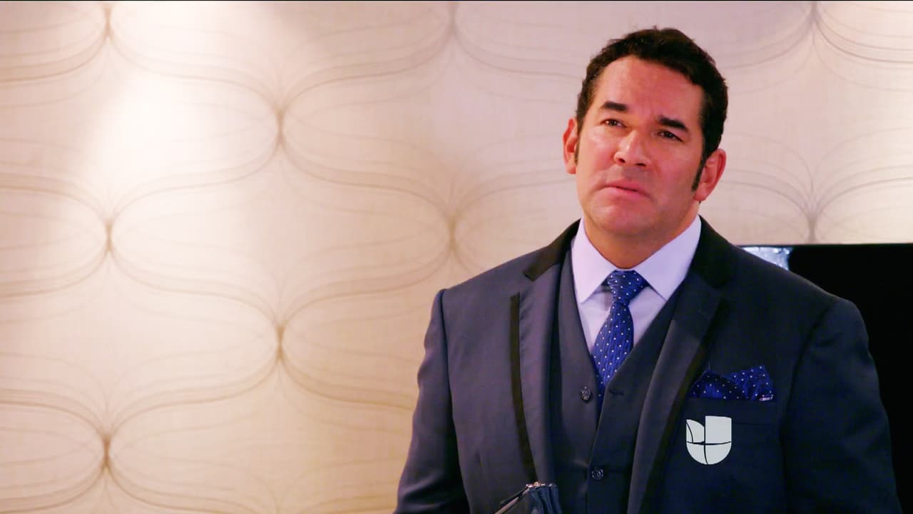 Don Augusto está obsesionado contigo.