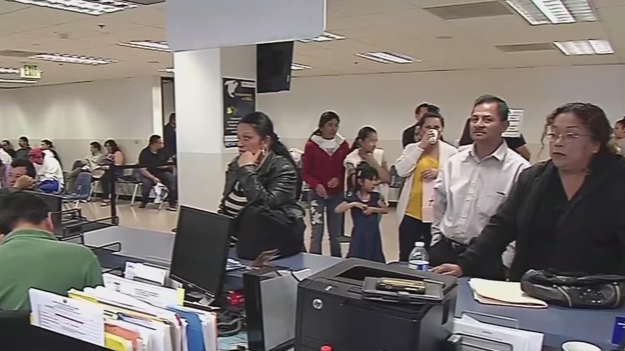 Miles a espera y con incertidumbre de finalizar los trámites para adquirir ciudadanía