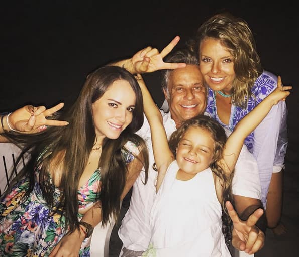 Alexis Ayala también lo pasó rodeado del amor de su familia.