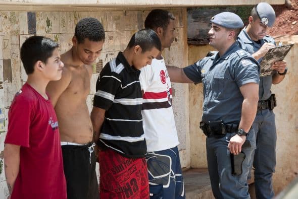 Según el diario O Estado de Sao Paulo, "Nene", de 31 años, es la mano derecha del encarcelado barón de las drogas Francisco Antonio Cesario da Silva, alias Piauí.