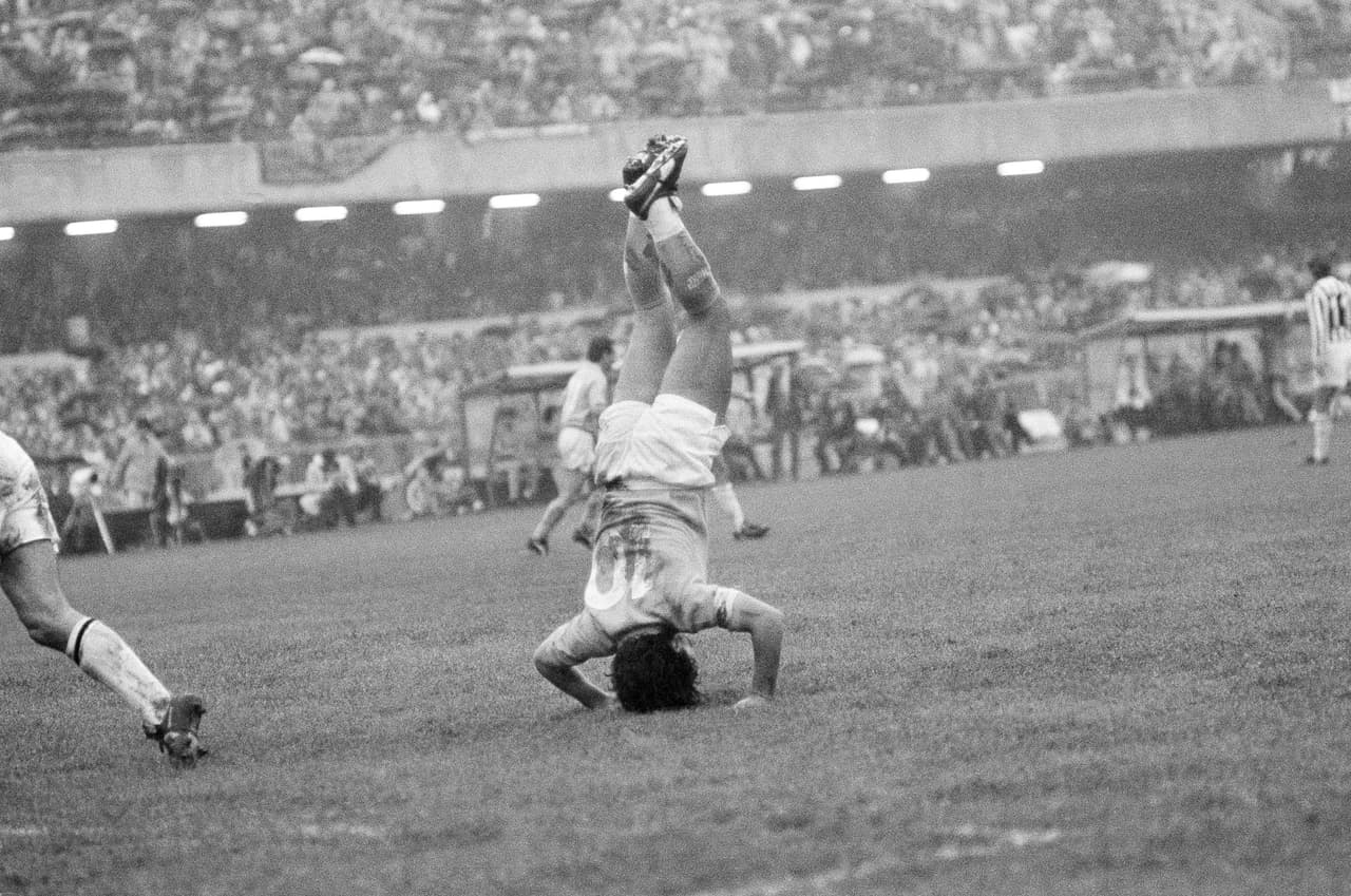 Diego Armando jugó 259 partidos, anotó 115 goles y 78 asistencias hasta 1991.