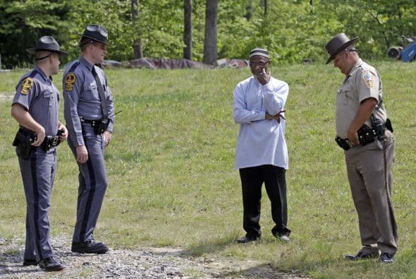 Tamerlan y su hermano Dzhokhar Tsarnaev, de 19 años, son sospechosos de haber colocado las dos bombas que estallaron el pasado 15 de abril en la recta final del maratón de Boston, causando la muerte a tres personas y heridas a unas 280. (Con información de Efe).