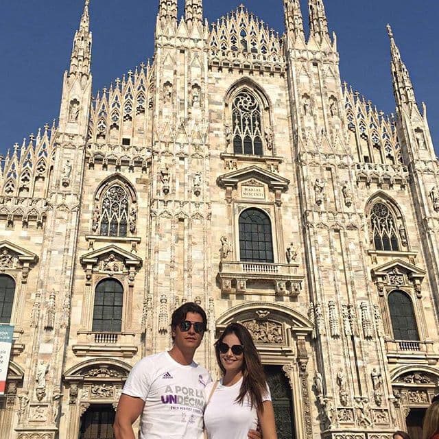 A las afueras de la Catedral de Milán.