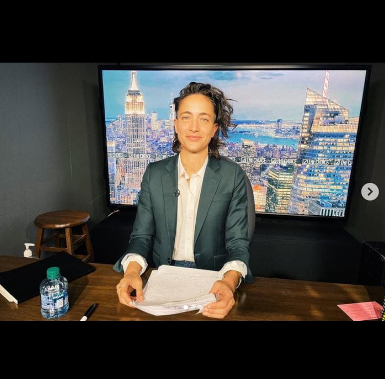 Hace casi un año, la joven 
<b>debutó en el servicio de 'streaming' </b>Peacock TV, de la NBCUniversal, en el noticiero de Zerlina Maxwell. 
<br>