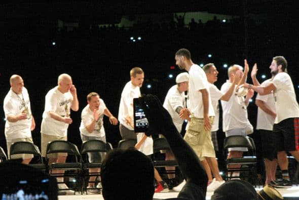 Photos: Spurs Championship Alamodome Celebration 2014