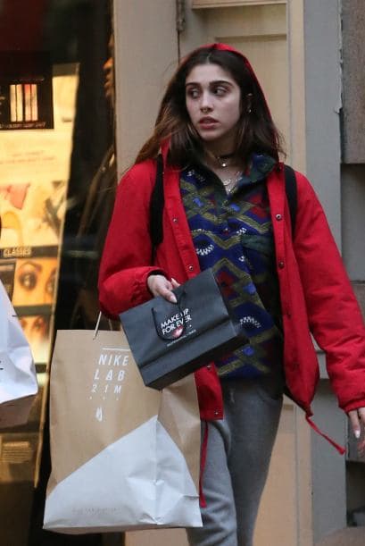 Pese a que la intérprete llevó una vida llena de excesos, Lourdes se ha mantenido por el buen camino.