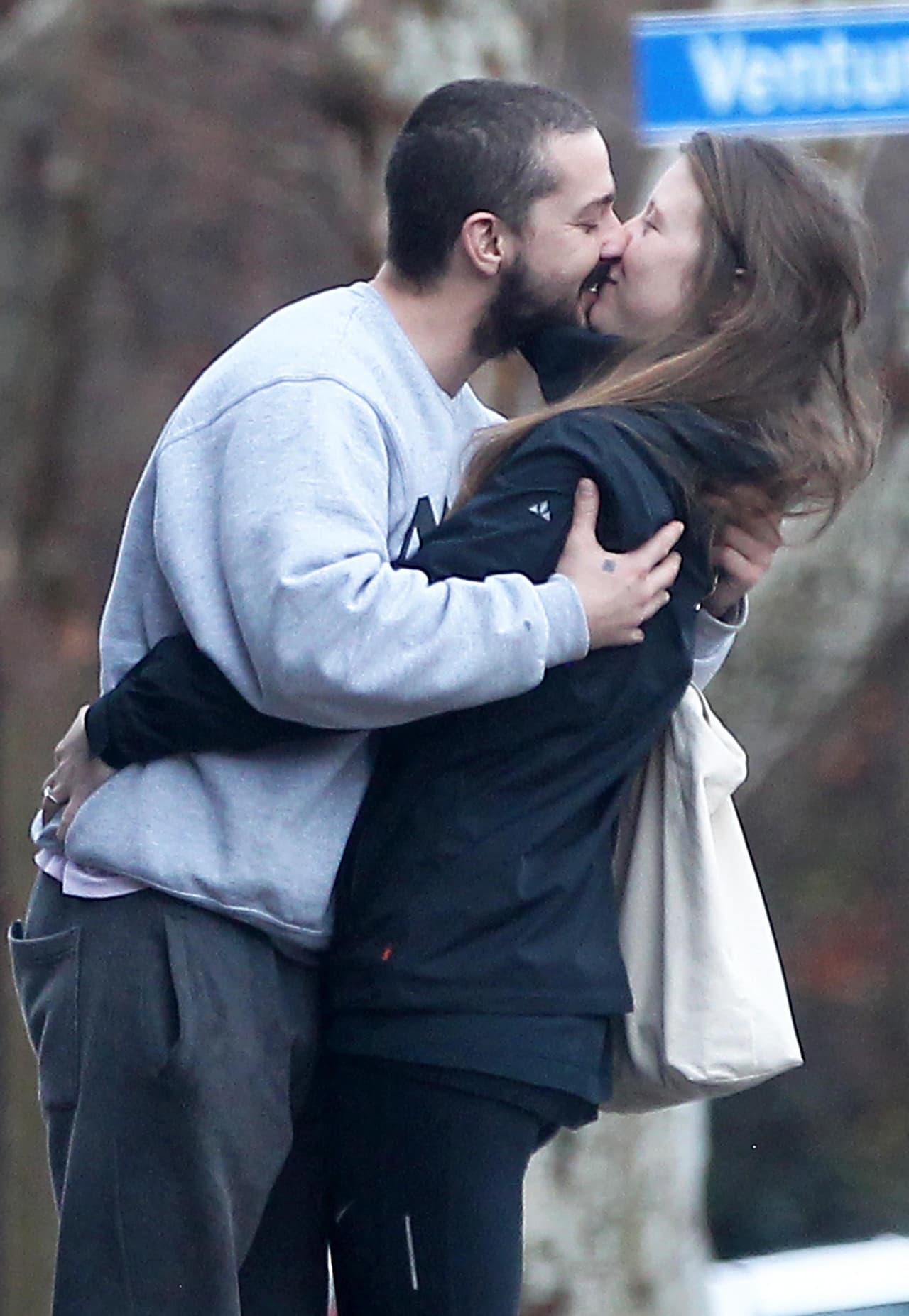 Sin duda este par son todos unos románticos.