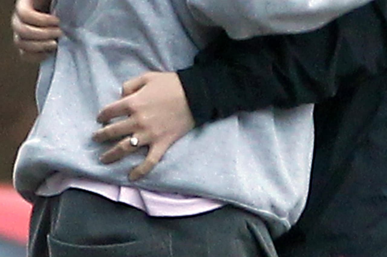 Pero ¿¡Y ese anillo!? OMG, ¿Habrá nueva boda en puerta?