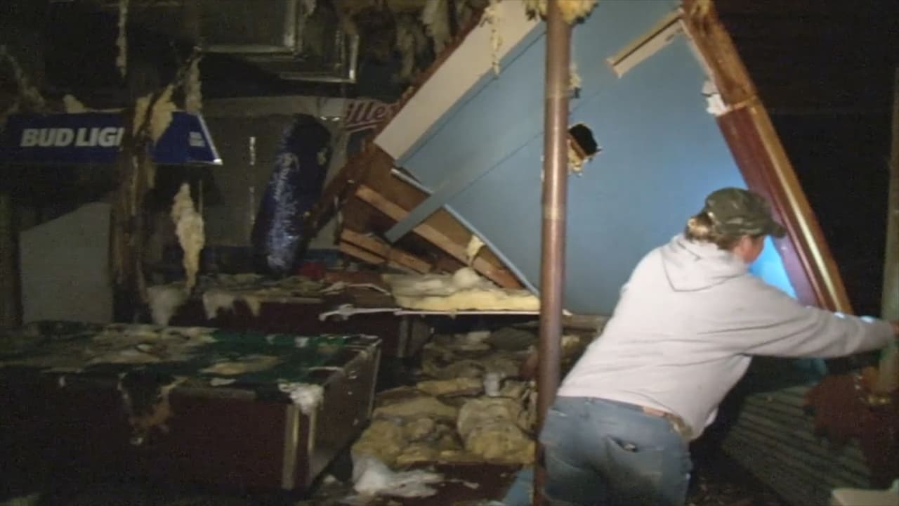 Algunos residentes del área impactada sufrieron lesiones menores.