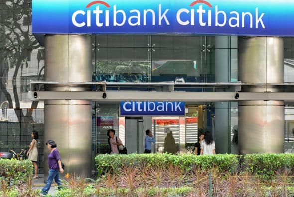 CITIBANK Cantidad de puestos disponibles: 2,500. Ejemplos de puestos: empleado de servicio de atención al cliente, empleado de banca personal, especialista en préstamos inmobiliarios, director de desarrollo comercial; actividades bancarias comerciales.
