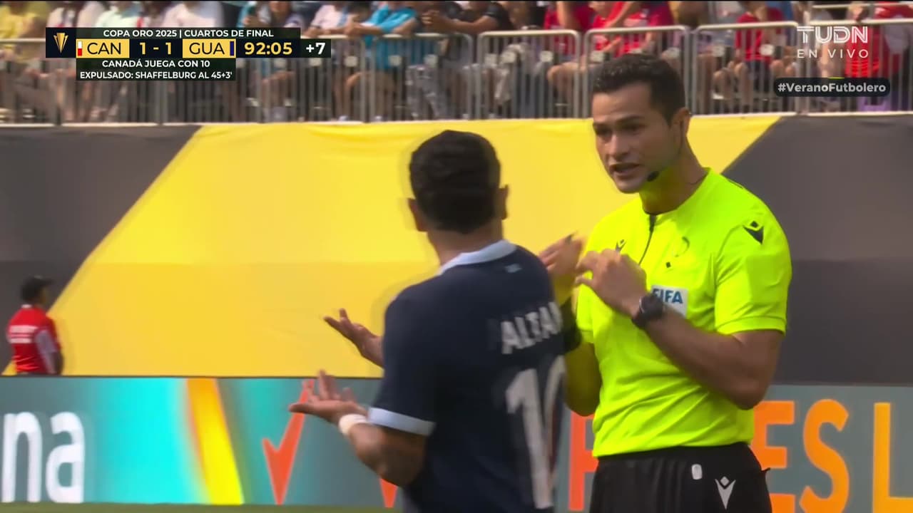 ¿¡Mano en el área!? Polémica jugada al final del Guatemala vs Canadá