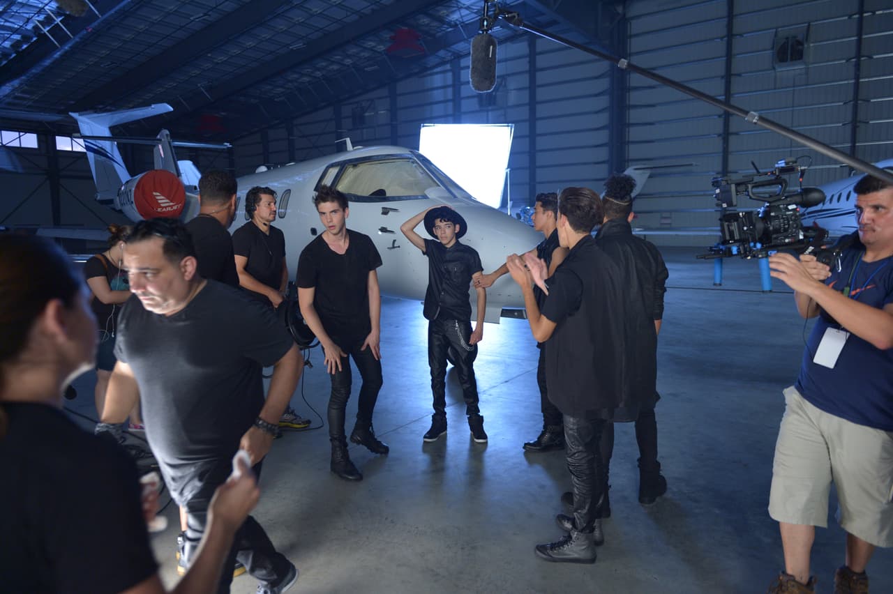 Johann, Richard, Yoandri, Joshua y Joel nos dejaron boquiabiertos con el video 'Aquí Estoy Yo'. Mira ahora el making of.